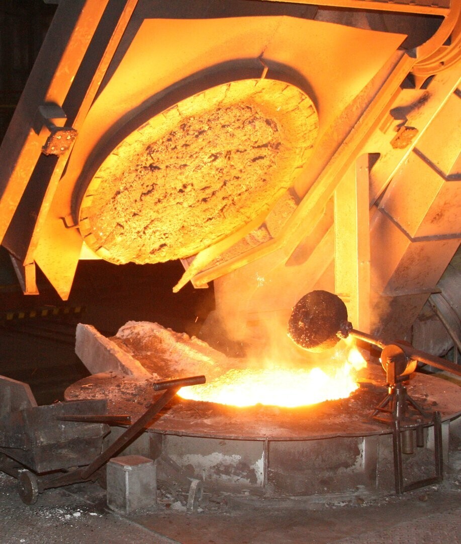 Лашманский литейный завод. Крупногабаритное литье чугуна. Плавильные печи литейных цехов. Л. Фасонно литейный цех лгок.