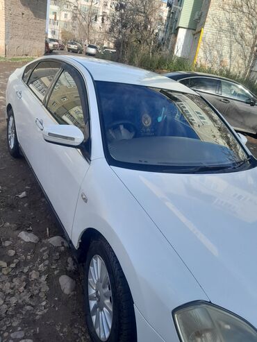 нисан мистрал: Nissan