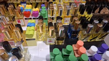 duxular ve qiymetleri: 30ml:25manat endirimdir ! Qoxu təkcə iy deyil, iz qoymaqdır… Sevgini