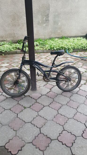 bmx купить дешево: 🚲 Продается стильный черный велосипед BMX в отличном состоянии!