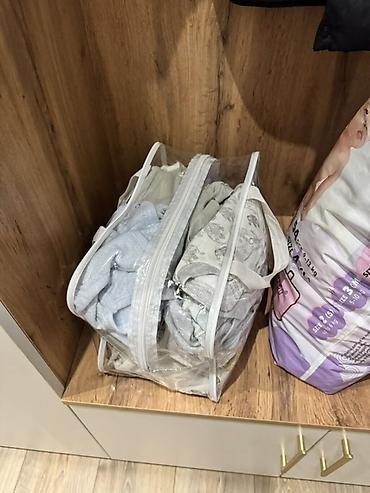 отдам даром детские веши: Сумка в роддом 
Отдам даром для мальчиков — 1