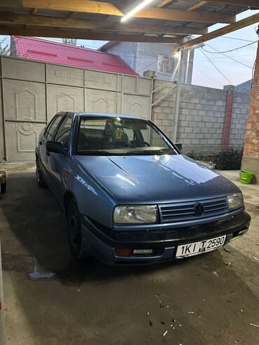 Volkswagen: Volkswagen Vento: 1994 г., 1.8 л, Механика, Бензин, Седан