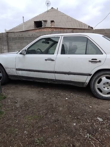 резина мерседес: Mercedes-Benz W124: 1989 г., 2.3 л, Механика, Бензин, Седан