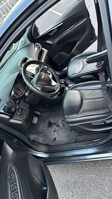 Chevrolet: Chevrolet Spark: 2017 г., 1 л, Автомат, Бензин, Хэтчбэк — 4