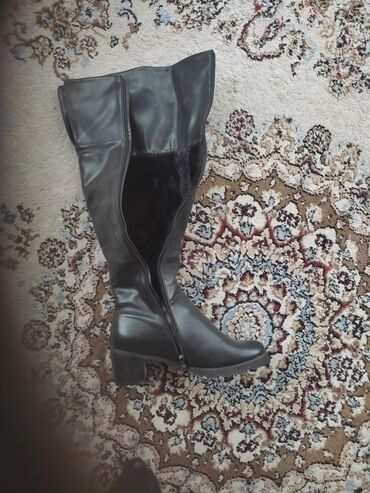обувь жорданы: Сапоги, 40, цвет - Черный