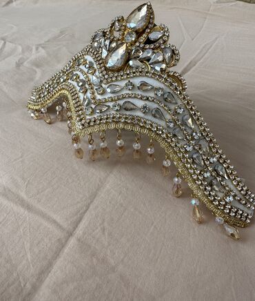 свадебное платье 38 размер: Диадема корона (тиллакош ) на никях . В отличном состоянии . Надет