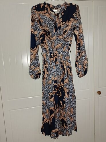 Toy paltarları: 👗 1 defe toya geyinilib. 👗 Türkiyədən alınıb. 👗 Yenidir. 👗 — 7