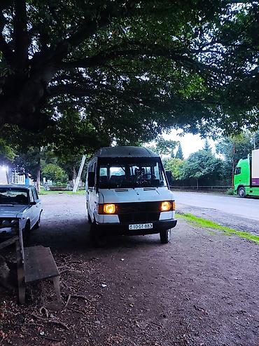 torpaqla barter maşınlar: Mercedes-Benz : 2.4 l | Mikroavtobus — 2