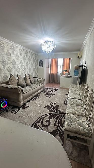 боконбай: Продается 2х комнатная квартира в центре города, район — 2