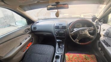 поворотник тойота виндом: Nissan Sunny: 2001 г., 1.5 л, Автомат, Бензин, Седан