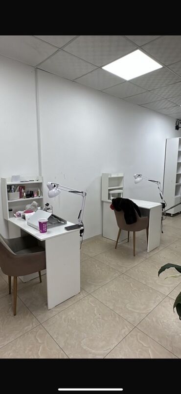 кухонный стол с стулями: Арендага берилет. Уметалиева 127 (5000 сом )