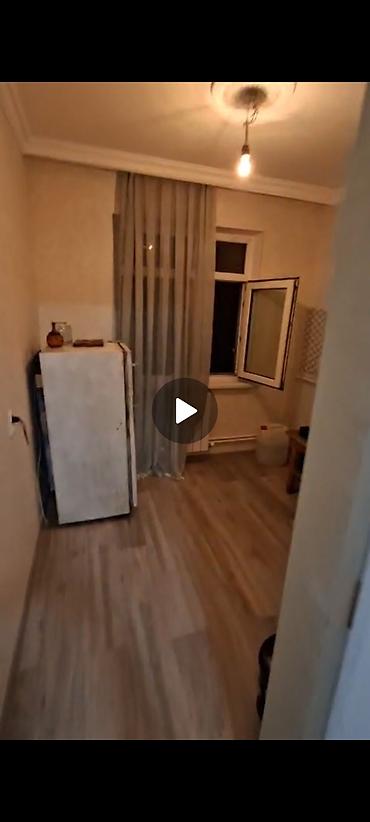 Mənzil alıram: 1 otaqlı mənzil – 3 мərtəbədə yerləşir Fikrət Əmirov parkın yanında — 5