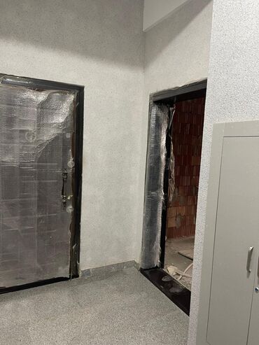 Yeni tikili: Yaşıl Bazarın yaxınlığında, 12 mərtəbəli binanın 8-ci mərtəbəsində 4 — 1