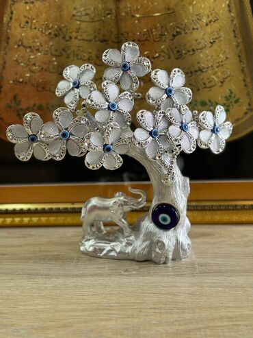 Göz muncuğu: Dékór gullér,suvenír.qutuda verílír Catdírílma metrolara púlsuz — 24