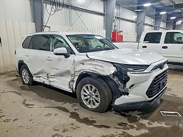 inter: Toyota Grand Highlander: 2024 г. — 3
