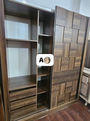 Dolablar: İşlənmiş, Kupe, 2 qapılı Düz dolab, Dolab-asılqan