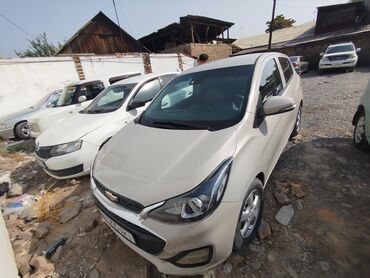 кредит на машину: Chevrolet Spark: 2020 г., 1 л, Автомат, Бензин