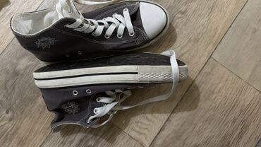 подросковый обувь: Классические унисекс кеды на шнуровке, выполненные из прочного канваса