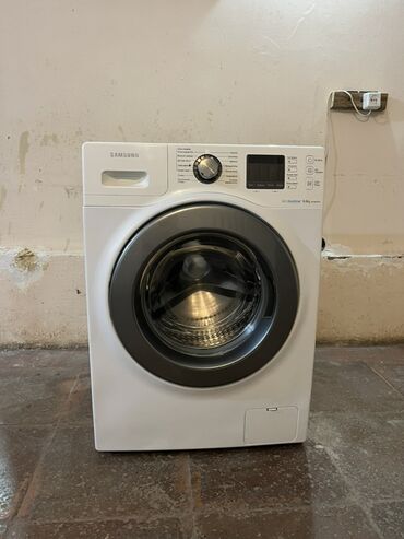 iqra maşın: Samsung paltaryuyan maşın – ön yükləməli, elektron idarəetmə paneli və