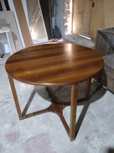 taxta stullar: Qonaq masası, İşlənmiş, Açılmayan, Oval masa, Azərbaycan
