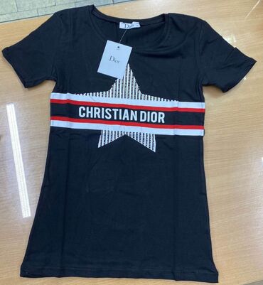 Majice kratkih rukava: Zenske majice
S.m.l
1800 — 8