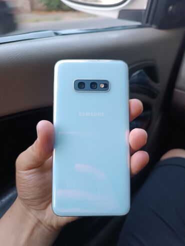 Samsung: Samsung Galaxy S10e, Б/у, 128 ГБ, 1 SIM