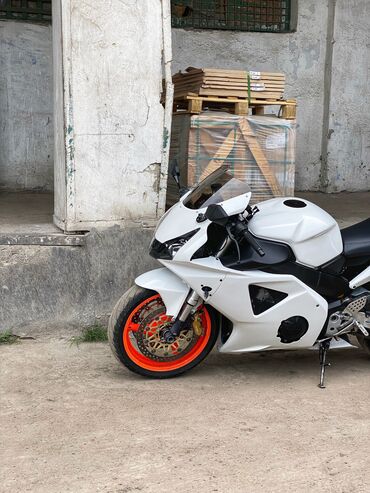 мотоцикл чоппер: Спортбайк Honda, 1000 куб. см, Бензин