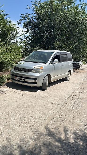 estima acr40: Toyota Voxy: 2002 г. — 1