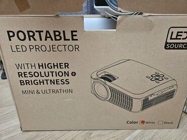 android tv: Portativ Proyektor