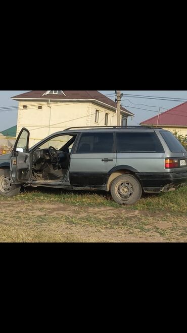 Volkswagen: Volkswagen Passat: 1989 г., 1.8 л, Механика, Бензин, Универсал