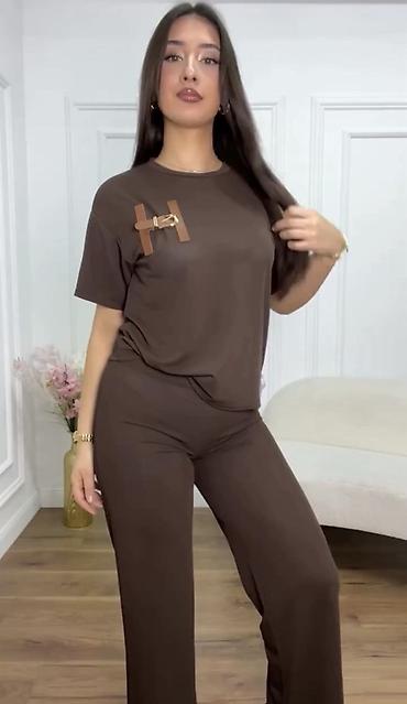 Kompleti: ✅Zenski komplet – široke pantalone i majica kratkih rukava
✅2000 din — 3