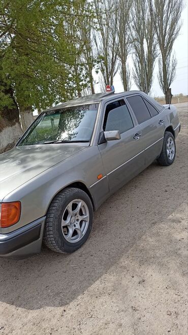 бус рекс: Mercedes-Benz : 1991 г., 2.3 л, Механика, Бензин, Седан
