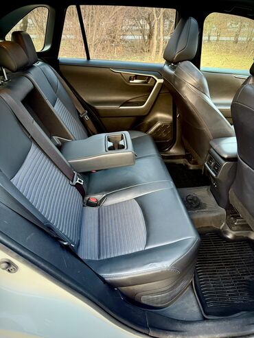 Toyota: Toyota RAV4: 2020 г., 2.5 л, Вариатор, Гибрид, Кроссовер — 7