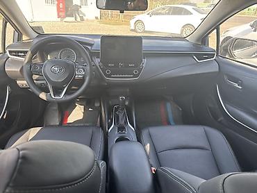 Toyota: Toyota Corolla: 2019 г., 1.8 л, Автомат, Бензин, Седан — 2