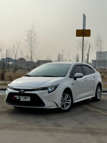 Toyota: Toyota Corolla: 2021 г., 1.8 л, Вариатор, Гибрид, Седан