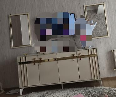 Yeni, Düz TV altlığı, Polkalı, Laminat