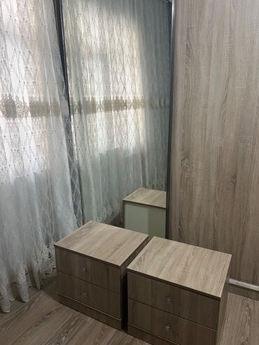 Masalar və oturacaqlar: İkinəfərlik çarpayı, Dolab, Komod, 2 tumba, Azərbaycan, İşlənmiş