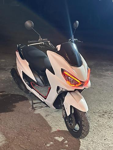 Скутеры: Скутер/мопед городского класса, белый, с агрессивной светодиодной — 15