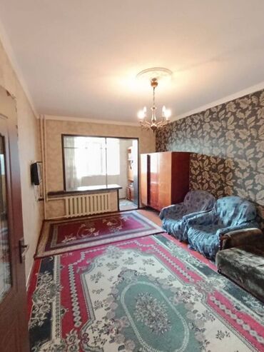 продается 2 комнатная квартира рядом ул ахунбаева: 1 комната, 34 м², 105 серия, 1 этаж, Евроремонт