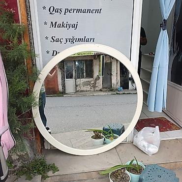 guzgu komod: Güzgü Divar üçün, Dairə, Makiyaj üçün, Çərçivə ilə — 1