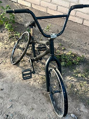 бмх bmx: Продаются два велосипеда. 1) BMX, жёлтый:BMX, чёрный и спортивный — 7