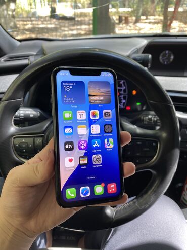 телефон iphone xr: IPhone Xr, Колдонулган, 64 ГБ, Кара, Заряддоочу түзүлүш, 76 %