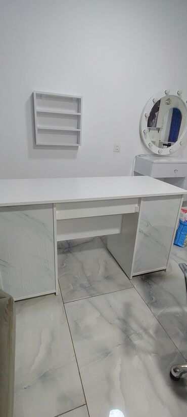 Sifarişlə yazı masaları: Стол в идеальном состоянии. 145*60*80. забирать с гарачухкр — 4