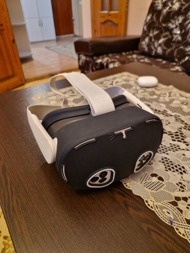 Digər oyun və konsollar: Meta oculus quest 3s VR eynək. Demək olar ki, təptəzədir. Çox az