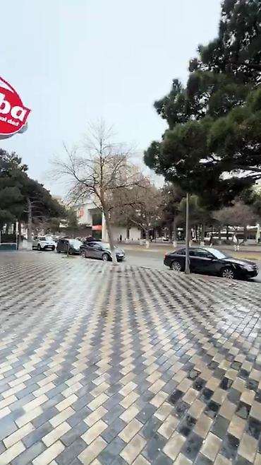 8 mkr: Sumqayit şeheri, 5-ci mkr, N.Nerimanov küçəsi Yol kənarında, hərəkətli — 2