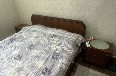 спальный гарнитур в бишкеке цены: Уктоочу бөлмө гарнитуру, Колдонулган, Эки кишилик керебет, Комод, Тумба, Өзү алып кетүү, түсү - Күрөң