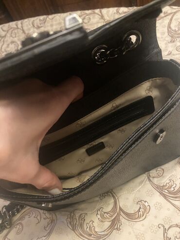 Çantalar: Çiyin çantası, Guess, Yeni -da lalafo.az — 4 Çantalar: Çiyin çantası, Guess, Yeni — 4