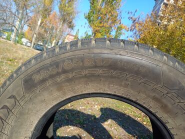 r17 23545: Продаю б/у зимние шины комплект Размер : 285/65 R17 Цена за комплект