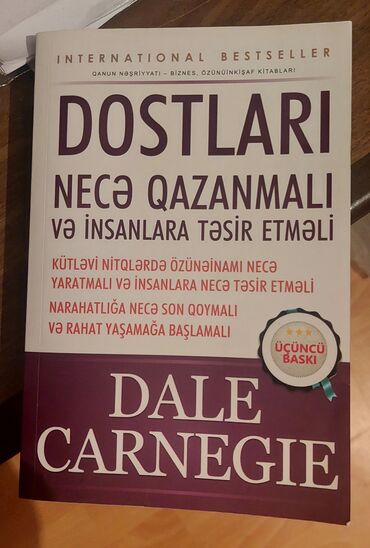 İncəsənət və kolleksiyalar: Kitab yarı qiymətinə satılır.8 manata.Təzədir. Kitab – “Dostları Necə