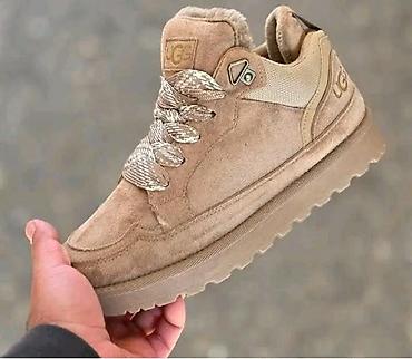 Ugg
Dostupni br 36-41 
Cena 3600 dinara
💋